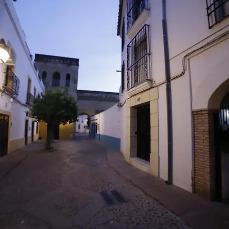 En San Basilio Junto A Torre De Belen Cordoba
